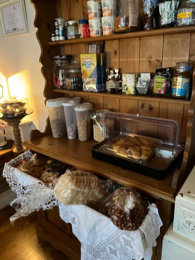 Southend Airport Bed & Breakfast ロッチフォード エクステリア 写真