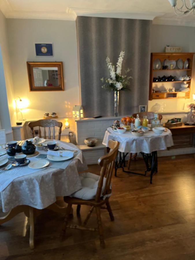Southend Airport Bed & Breakfast ロッチフォード エクステリア 写真
