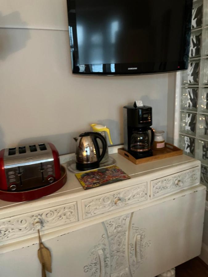 Southend Airport Bed & Breakfast ロッチフォード エクステリア 写真