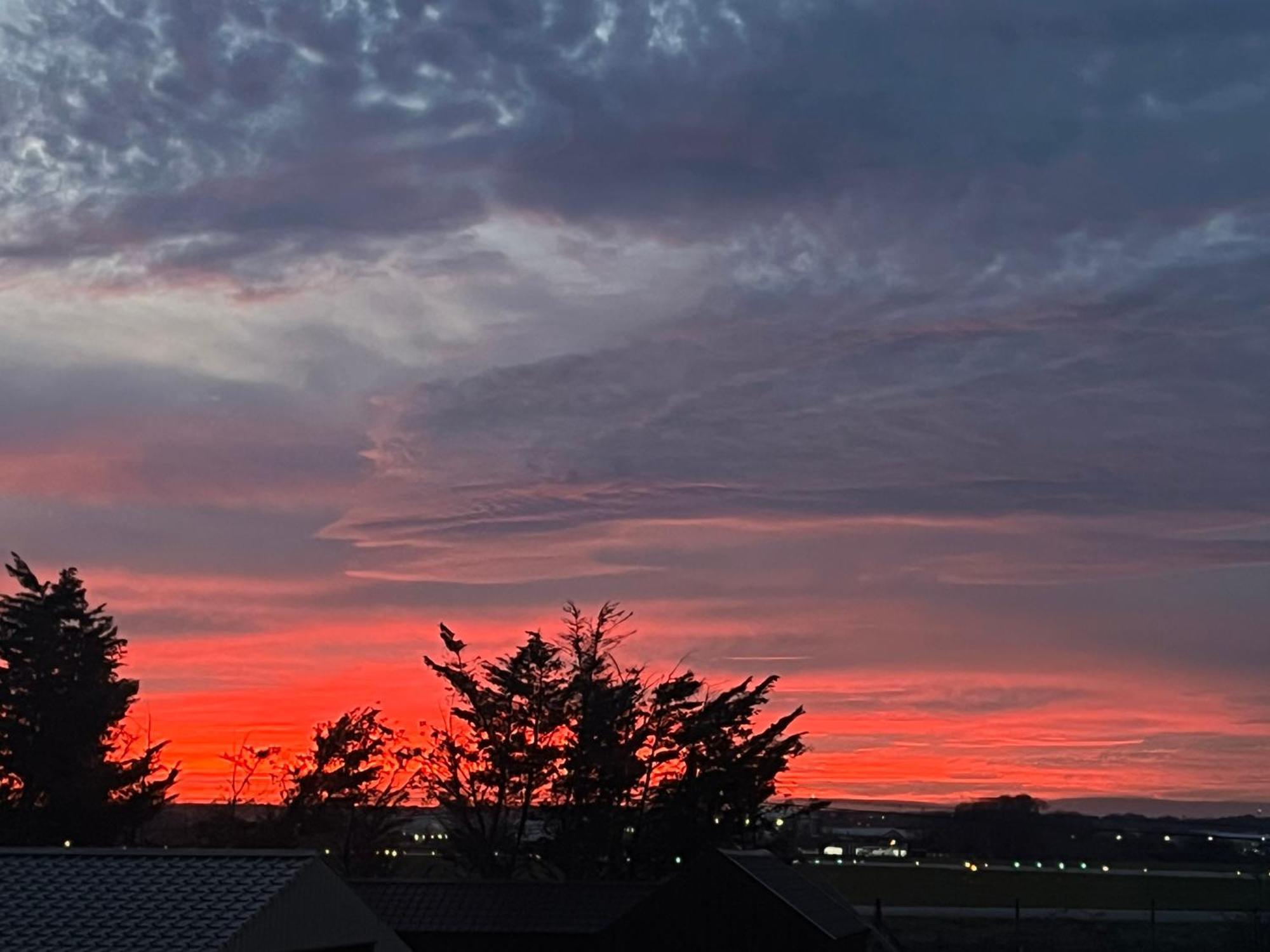 Southend Airport Bed & Breakfast ロッチフォード エクステリア 写真