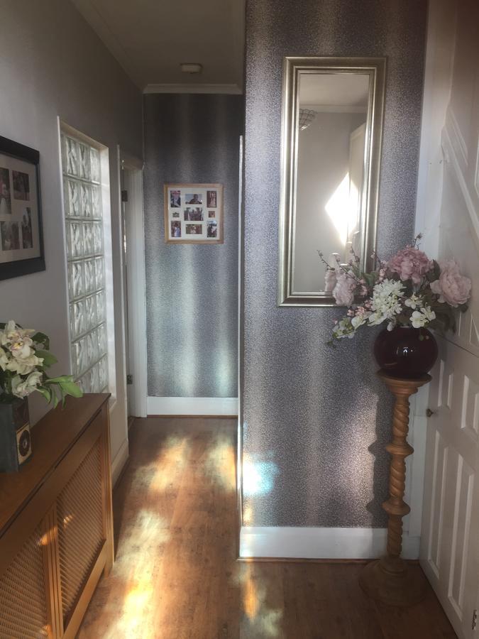Southend Airport Bed & Breakfast ロッチフォード エクステリア 写真